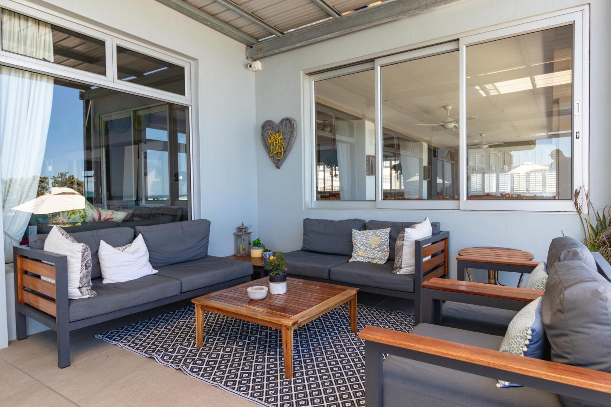 Morgan Bay Hotel エクステリア 写真